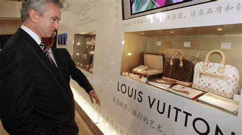 dueño de louis vuitton|louis vuitton carteras.